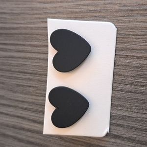 Black heart earrings BNWT